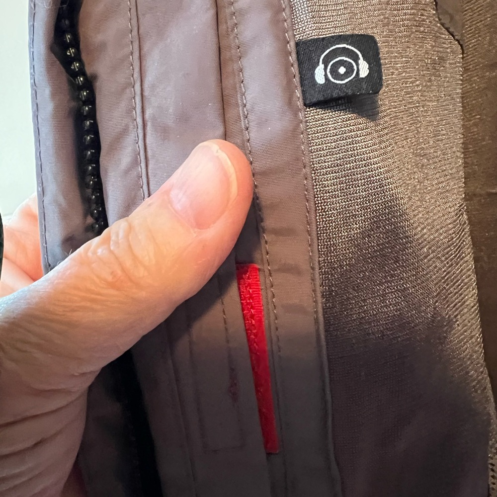 Columbia Men’s XL interchange Omni tech lined windbreaker. Grey and red. Zip up - Picture 9 of 15